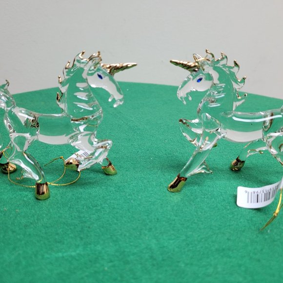 A pair of crystal unicorn ornaments - Picture 2 of 4